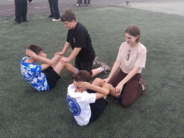 Поздравляем команду 6 «Б» класса с блестящей победой в школьном этапе Президентских состязаний! Поздравляем команду 6 «Б» класса с блестящей победой в школьном этапе Президентских состязаний!.